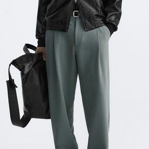 PLEATED WIDE FIT PANTS